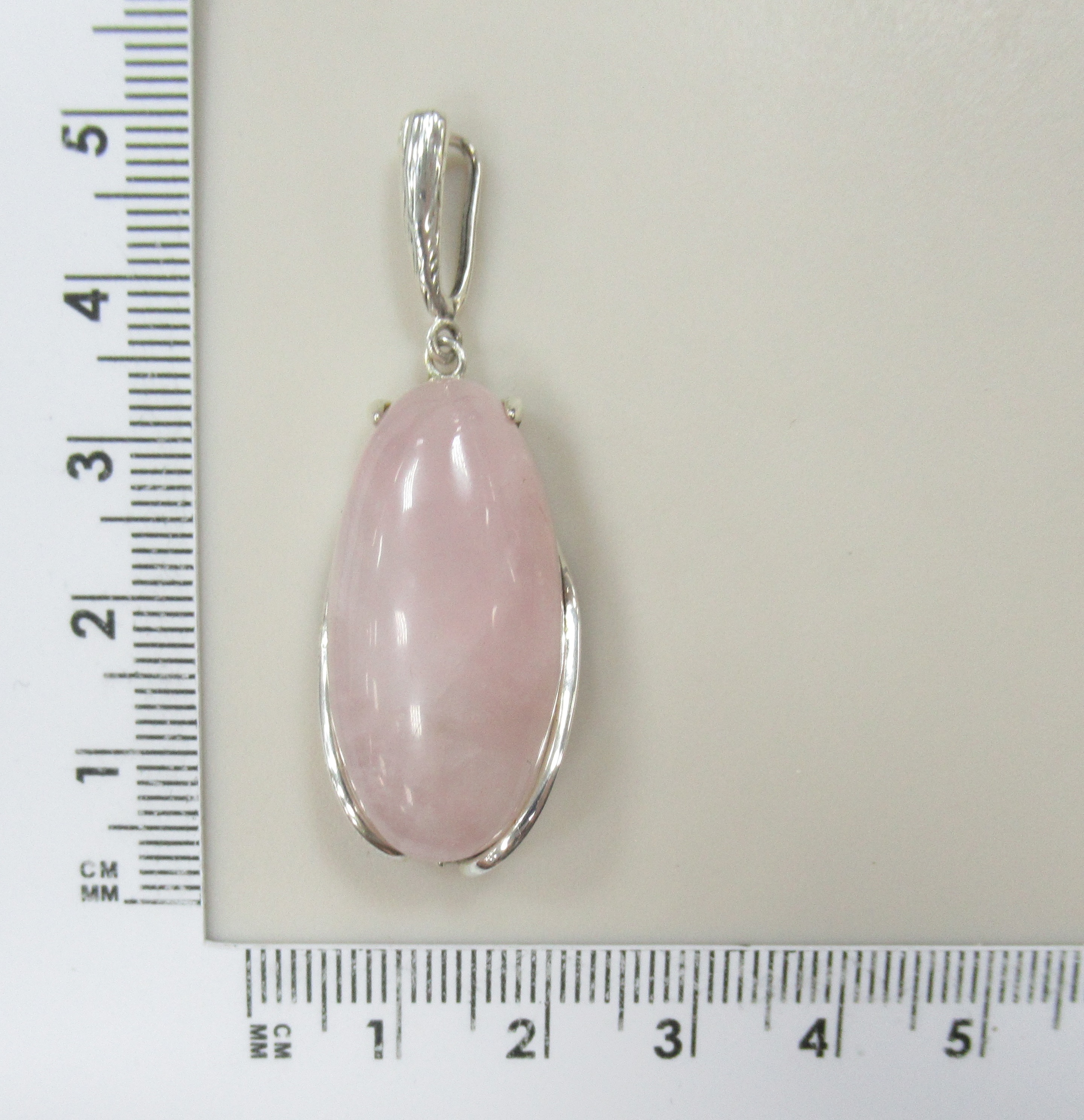 Серебряная подвеска с розовым кварцем